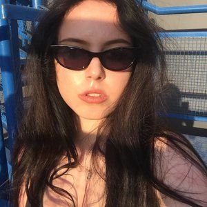 Meet your Posher, Madeline